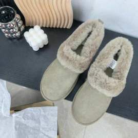 Picture of UGG Shoes _SKUUGGsz35-40NW100319807